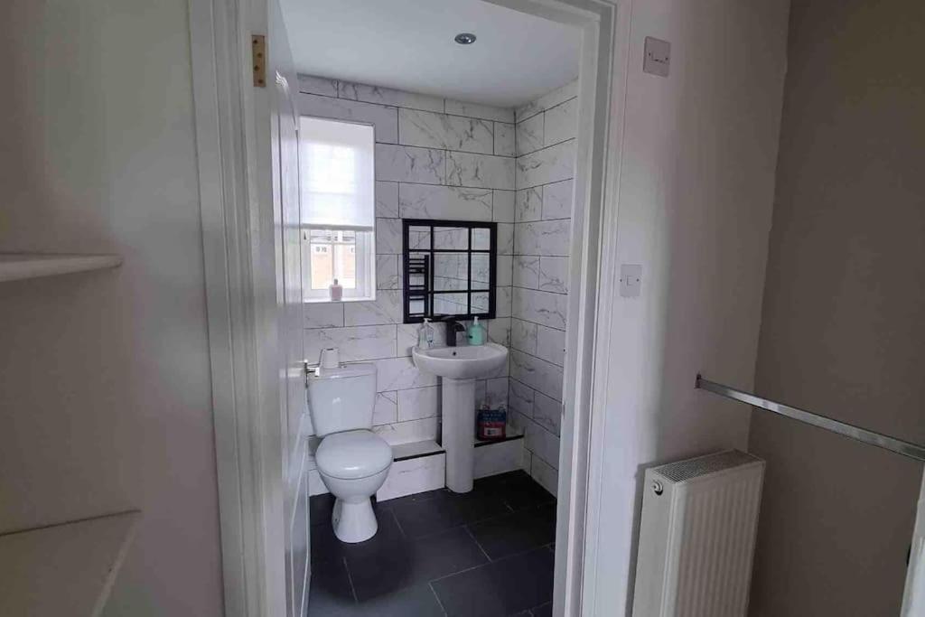 15 Min Drive To Airport 20 Min To Loch Lomond And City Center Old Kilpatrick Exterior photo