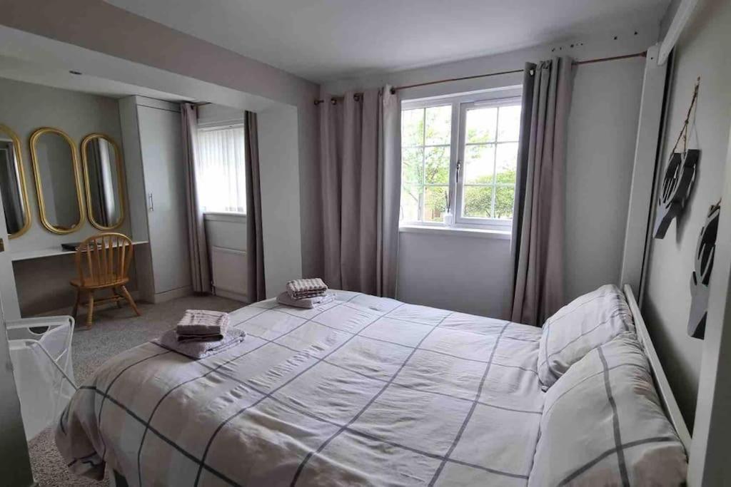 15 Min Drive To Airport 20 Min To Loch Lomond And City Center Old Kilpatrick Exterior photo